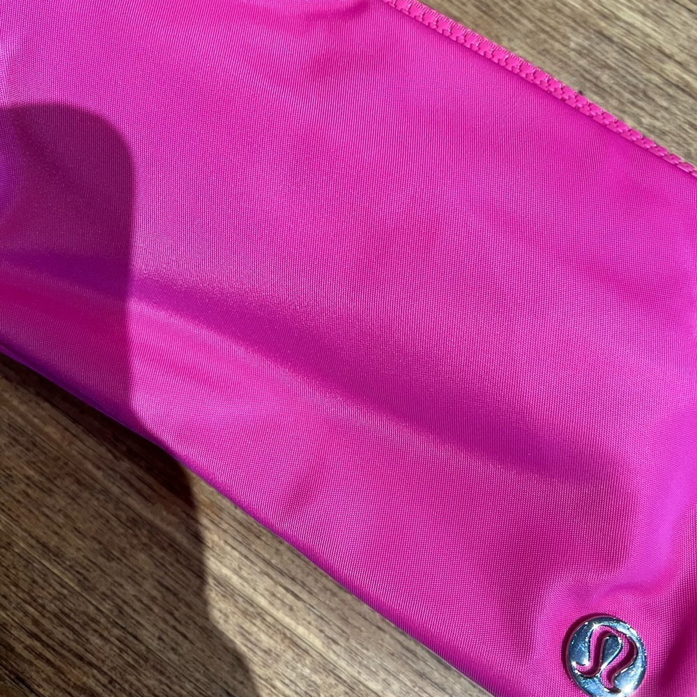 Lululemon everywhere belt bag sonic pink - Picture 2 of 4